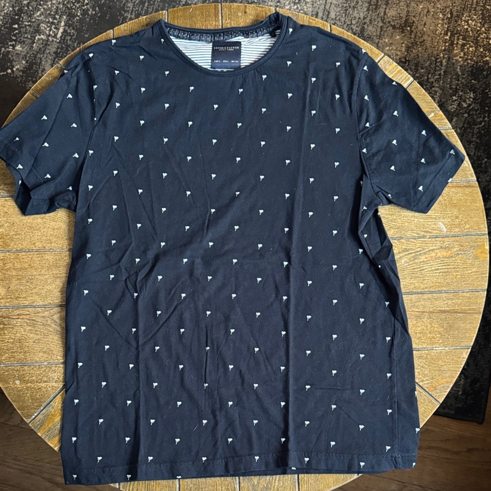 Denim & Flower Navy Tee with palm trees